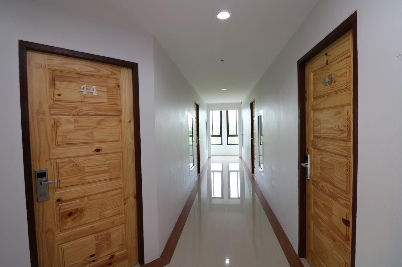 Calivefornia 2016 Hotel Chiang Rai Buitenkant foto