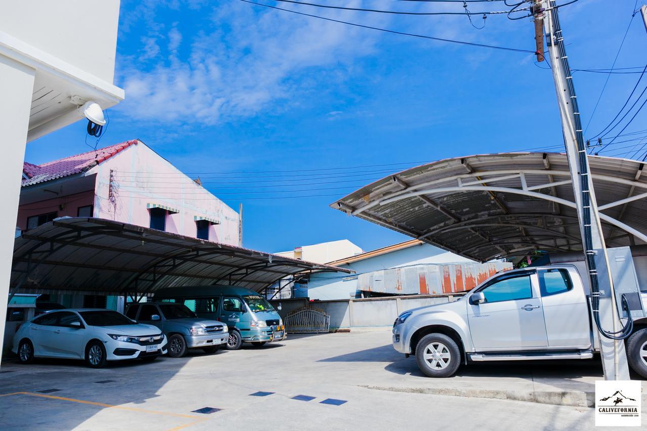 Calivefornia 2016 Hotel Chiang Rai Buitenkant foto
