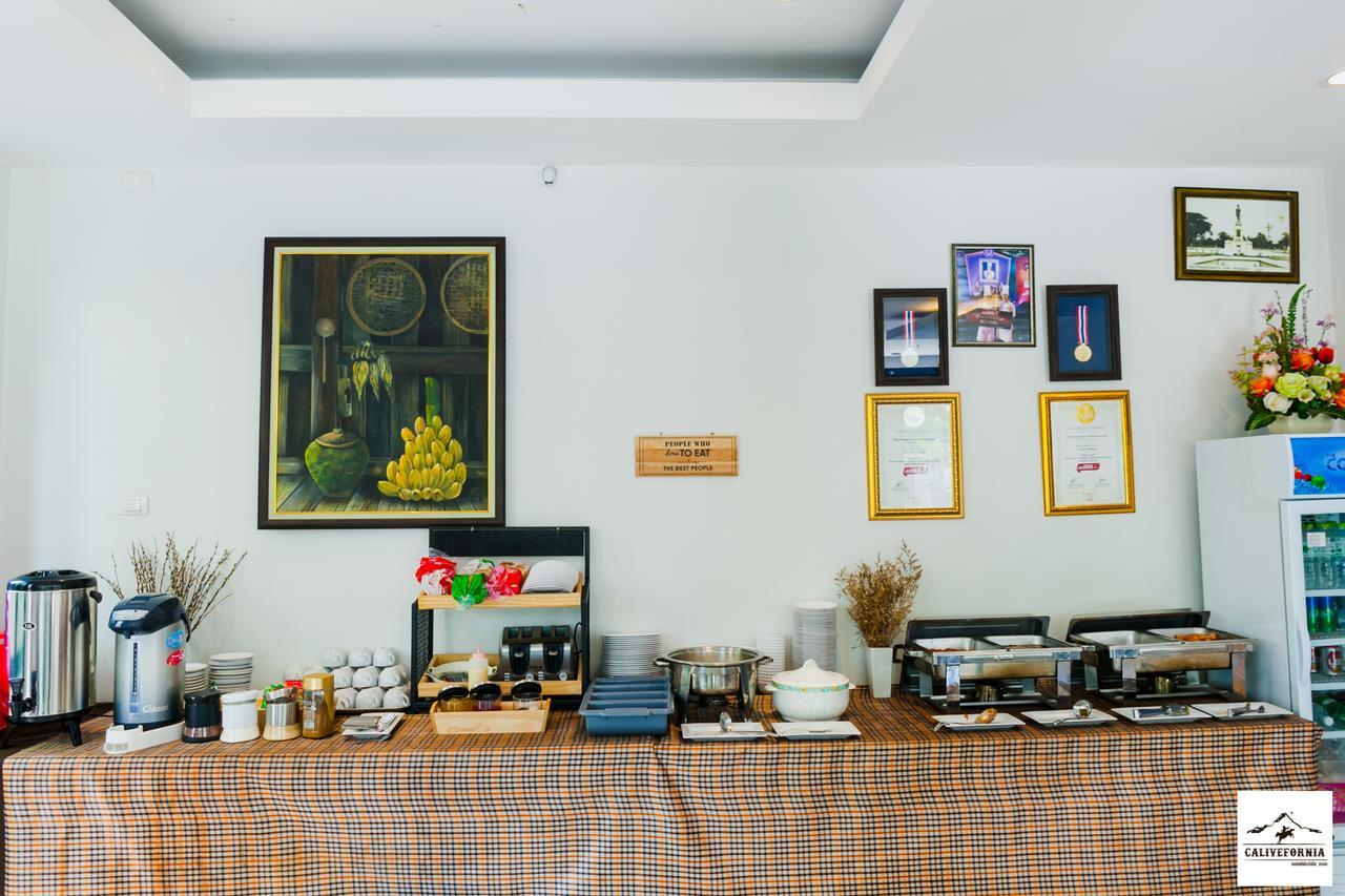 Calivefornia 2016 Hotel Chiang Rai Buitenkant foto
