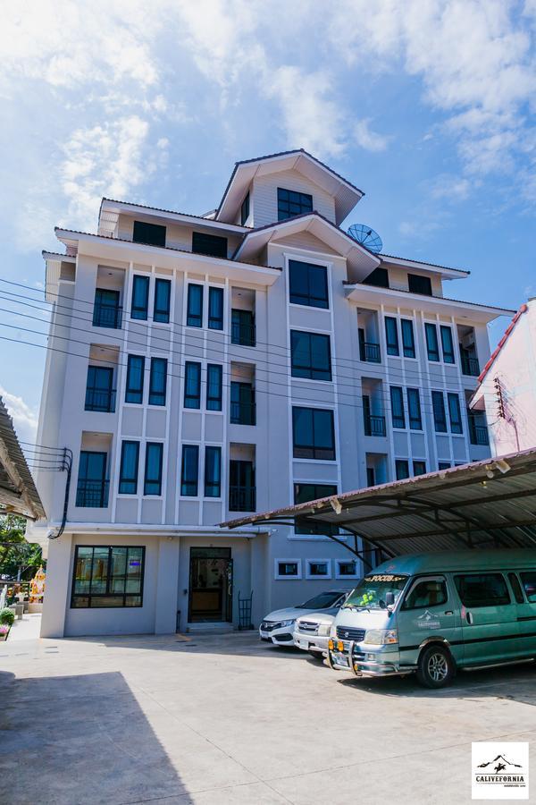 Calivefornia 2016 Hotel Chiang Rai Buitenkant foto