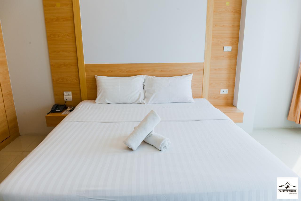 Calivefornia 2016 Hotel Chiang Rai Buitenkant foto