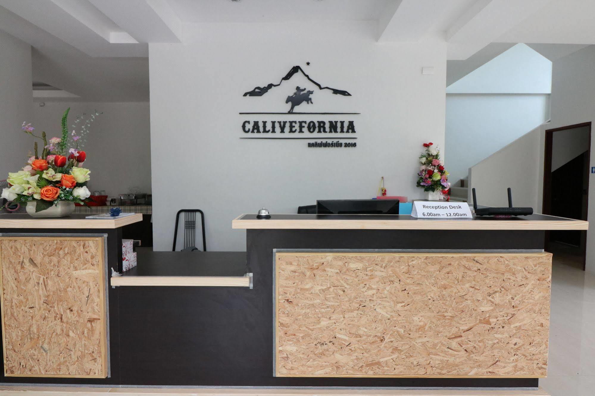 Calivefornia 2016 Hotel Chiang Rai Buitenkant foto