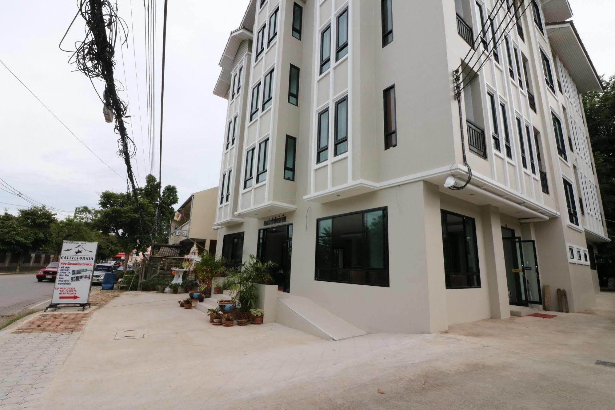 Calivefornia 2016 Hotel Chiang Rai Buitenkant foto